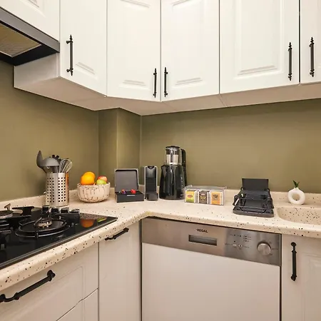 2br Modern Flat In Nisantasi 3 Min To Metro Full Ac * Istanbul