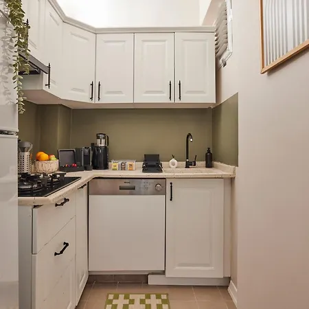 Apartment 2br Modern Flat In Nisantasi 3 Min To Metro Full Ac *