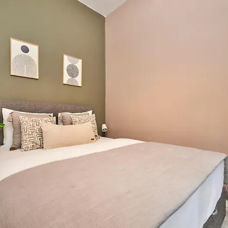 Apartment 2br Modern Flat In Nisantasi 3 Min To Metro Full Ac